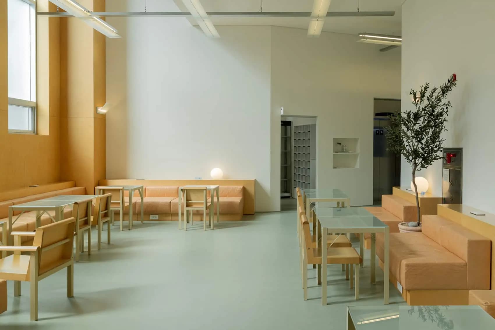 Cafe Lounge